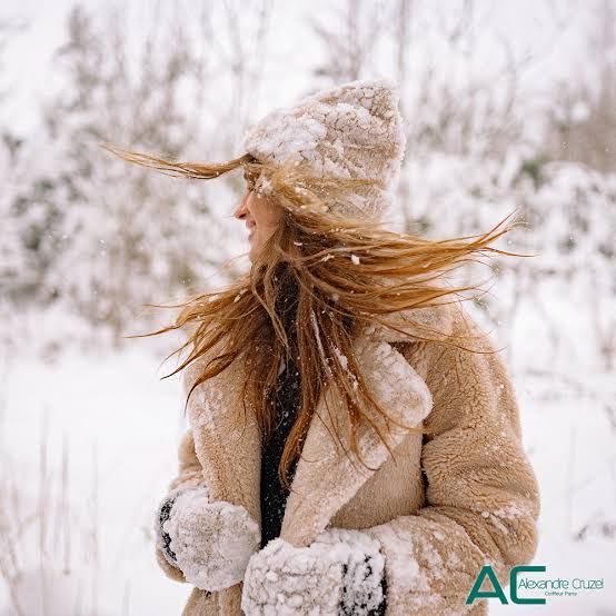 Wind-Swept Warm Blonde Highlights Wind-Swept Warm Blonde Highlights β Winter Highlights