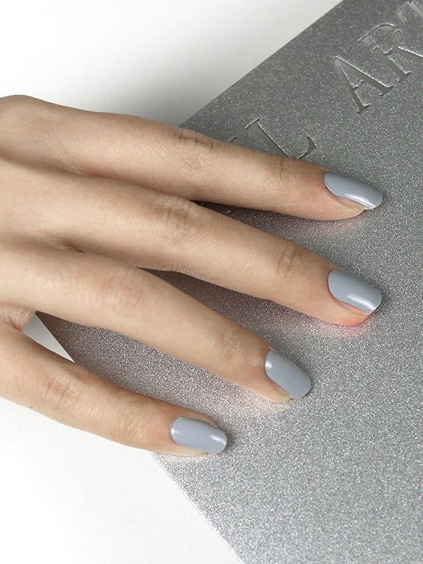 Light Grey Glossy Short Oval Nails Light Grey Glossy Short Oval Nails β Classy Short Winter Nails