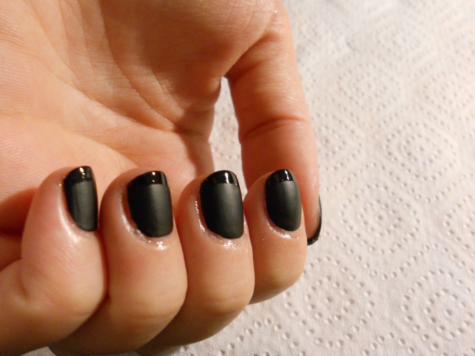 Visual Idea β Sheer Base Baddie Winter Nails