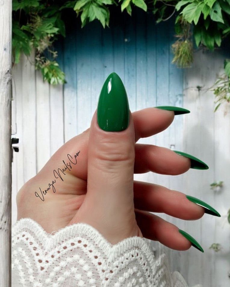Press-on Nails Vert Menthe – Ongles Réutilisables Faits Main | Venuza Nails