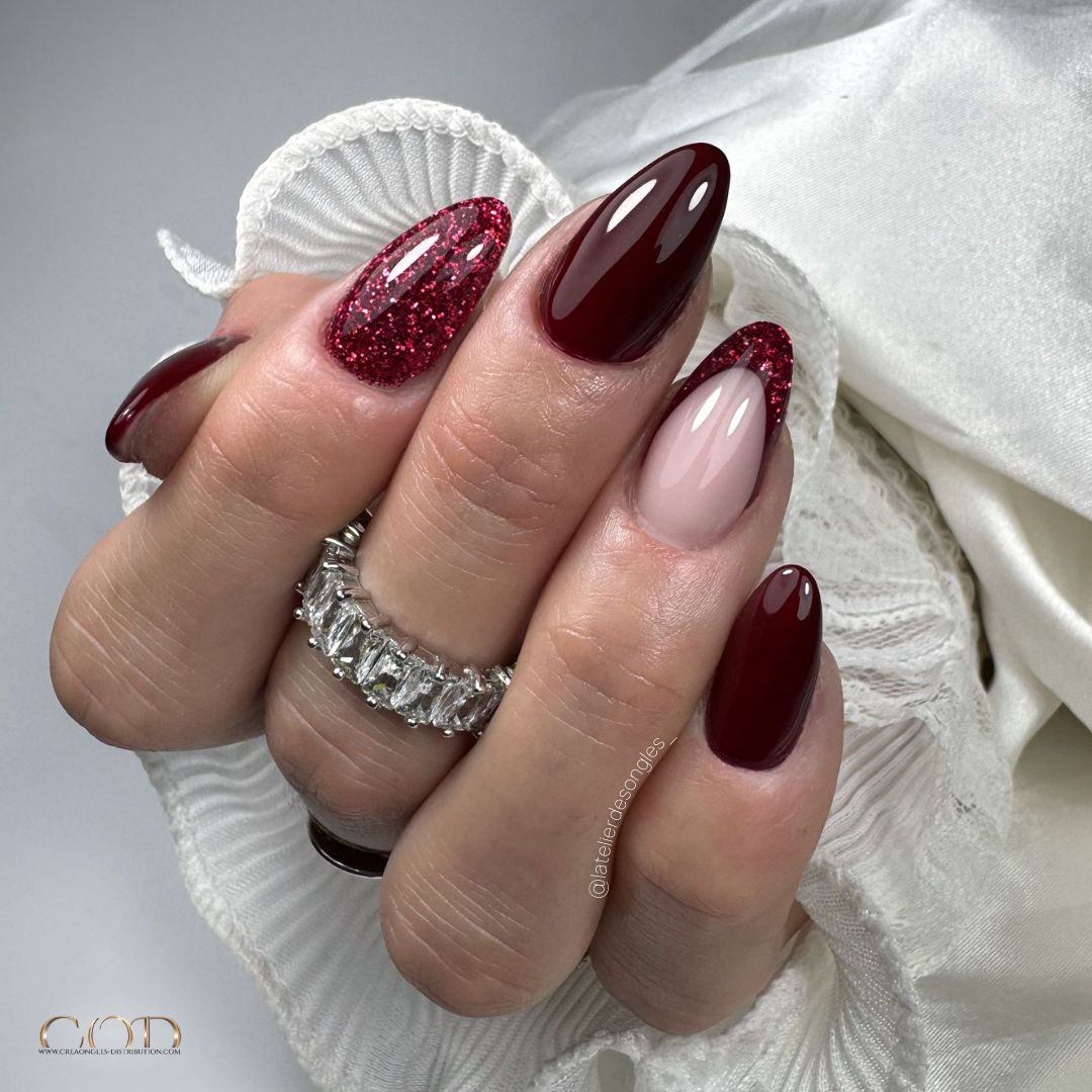 Glitter On Accent Nail Visual Idea Glitter On Accent Nail Visual Idea β Everyday Winter Nails