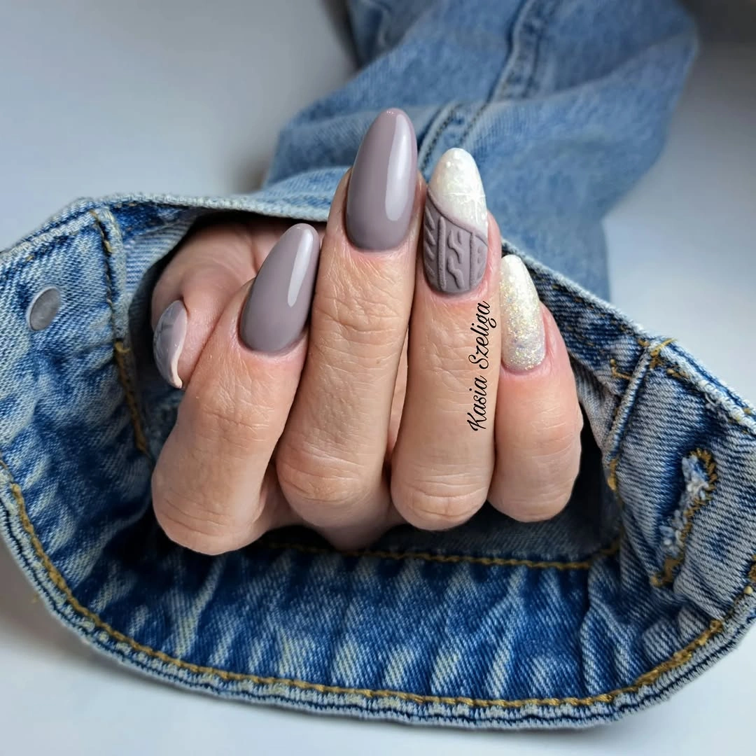 Long taupe gray nails with raised knit pattern and pearly white shimmer Long taupe gray nails with raised knit pattern and pearly white shimmer