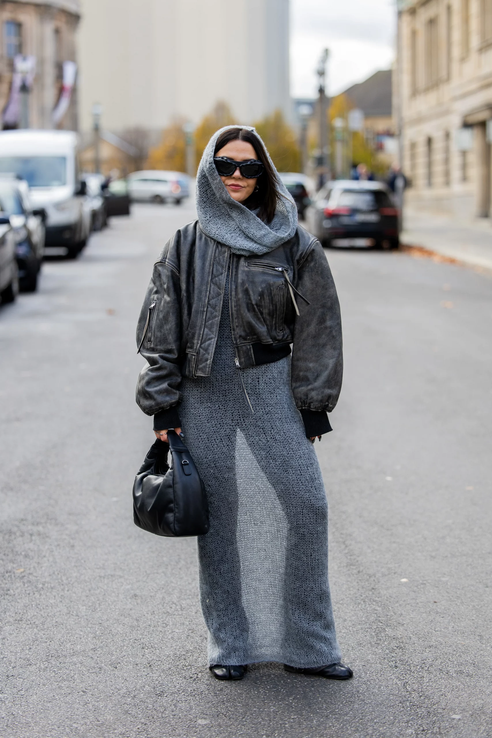 Black Split-Toe Flats Outfit Idea Black Split-Toe Flats Outfit Idea β Winter Streetwear Outfits