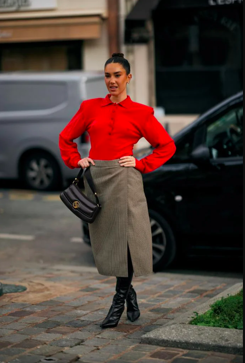 Vibrant Collared Shirt with Plaid Pencil Skirt Vibrant Collared Shirt with Plaid Pencil Skirt β Preppy Winter Outfits