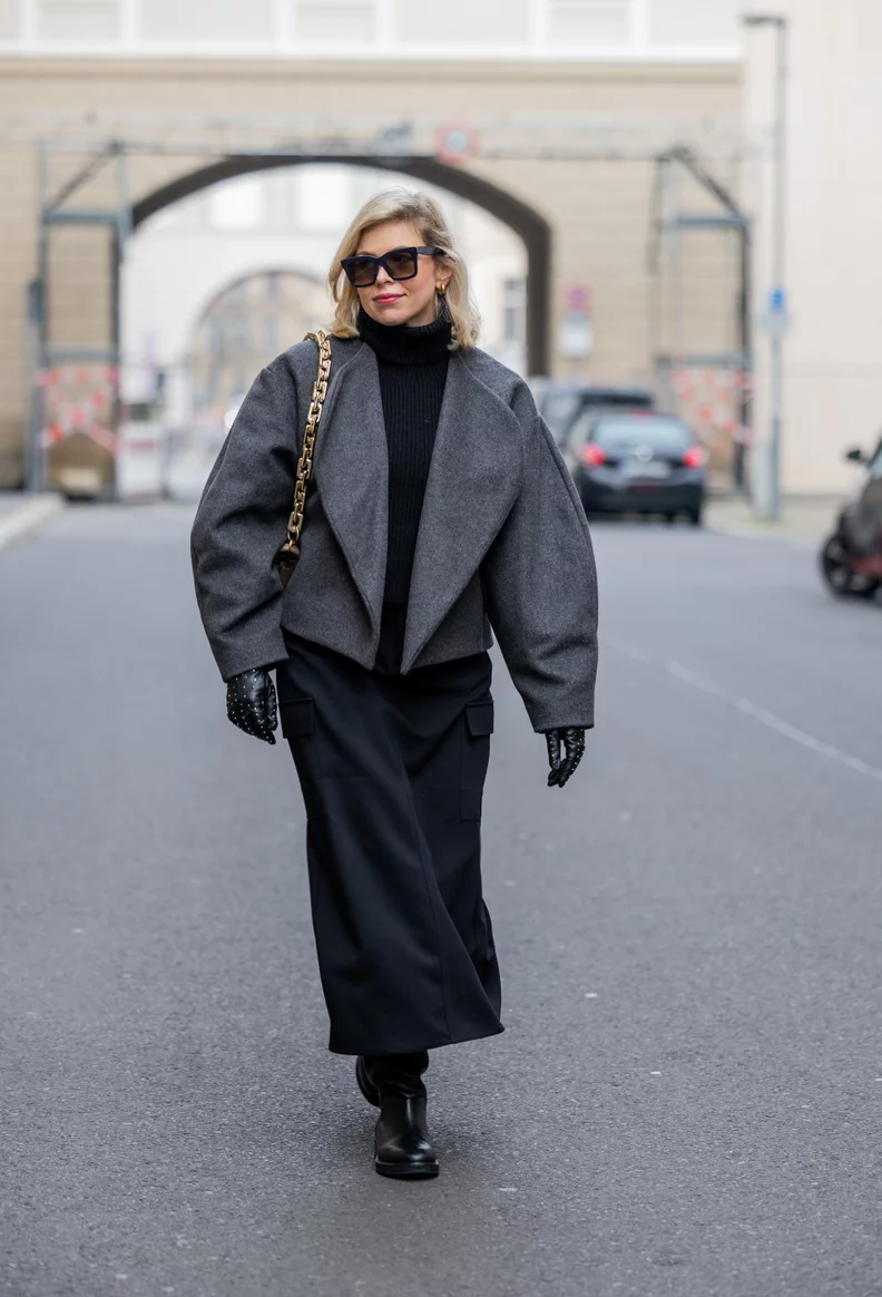 Oversized Grey Jacket and Maxi Skirt for Dramatic Winter Proportions Oversized Grey Jacket and Maxi Skirt for Dramatic Winter Proportions β Scandinavian Winter Outfits