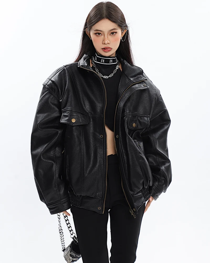 Oversized Black Leather Jacket Layered Look Oversized Black Leather Jacket Layered Look β Y2K Winter Outfits