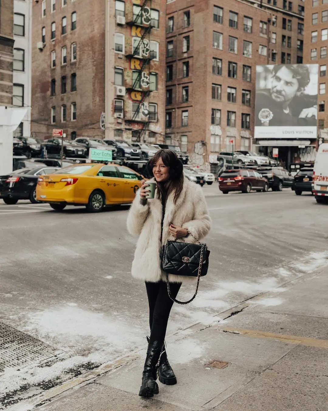 Black Combat Boots with a Cream Faux Fur Coat and Leggings Black Combat Boots with a Cream Faux Fur Coat and Leggings β Winter Boots Outfits
