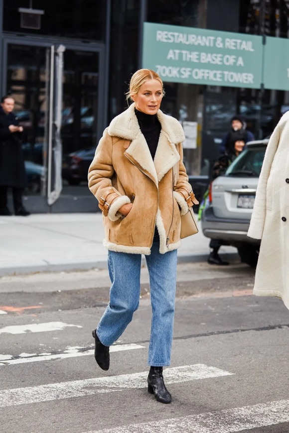 Blue Straight-Leg Jeans with a Tan Shearling Aviator Jacket Blue Straight-Leg Jeans with a Tan Shearling Aviator Jacket β Winter Outfits with Jeans