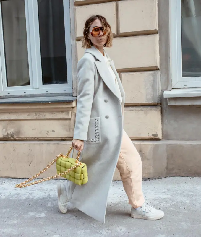 Wool Coat and Sweatpants with White Sneakers Wool Coat and Sweatpants with White Sneakers β Winter Outfits with Sneakers