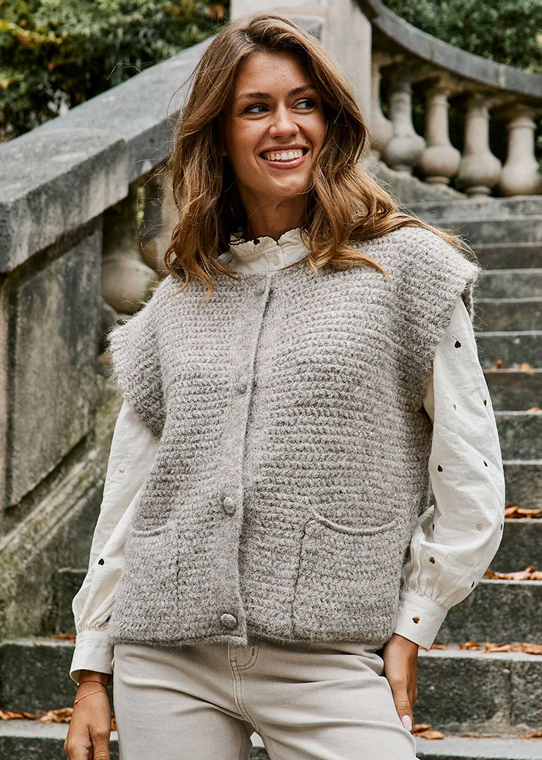 Beige Heeled Boots Outfit Idea — Neutral Winter Outfits