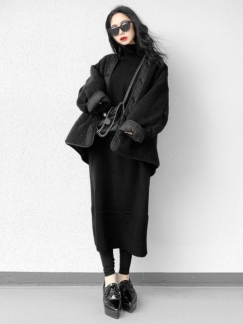 Monochromatic Black: Fleece Jacket, Knit Dress, and Oxfords Monochromatic Black: Fleece Jacket, Knit Dress, and Oxfords β Japan Winter Outfits