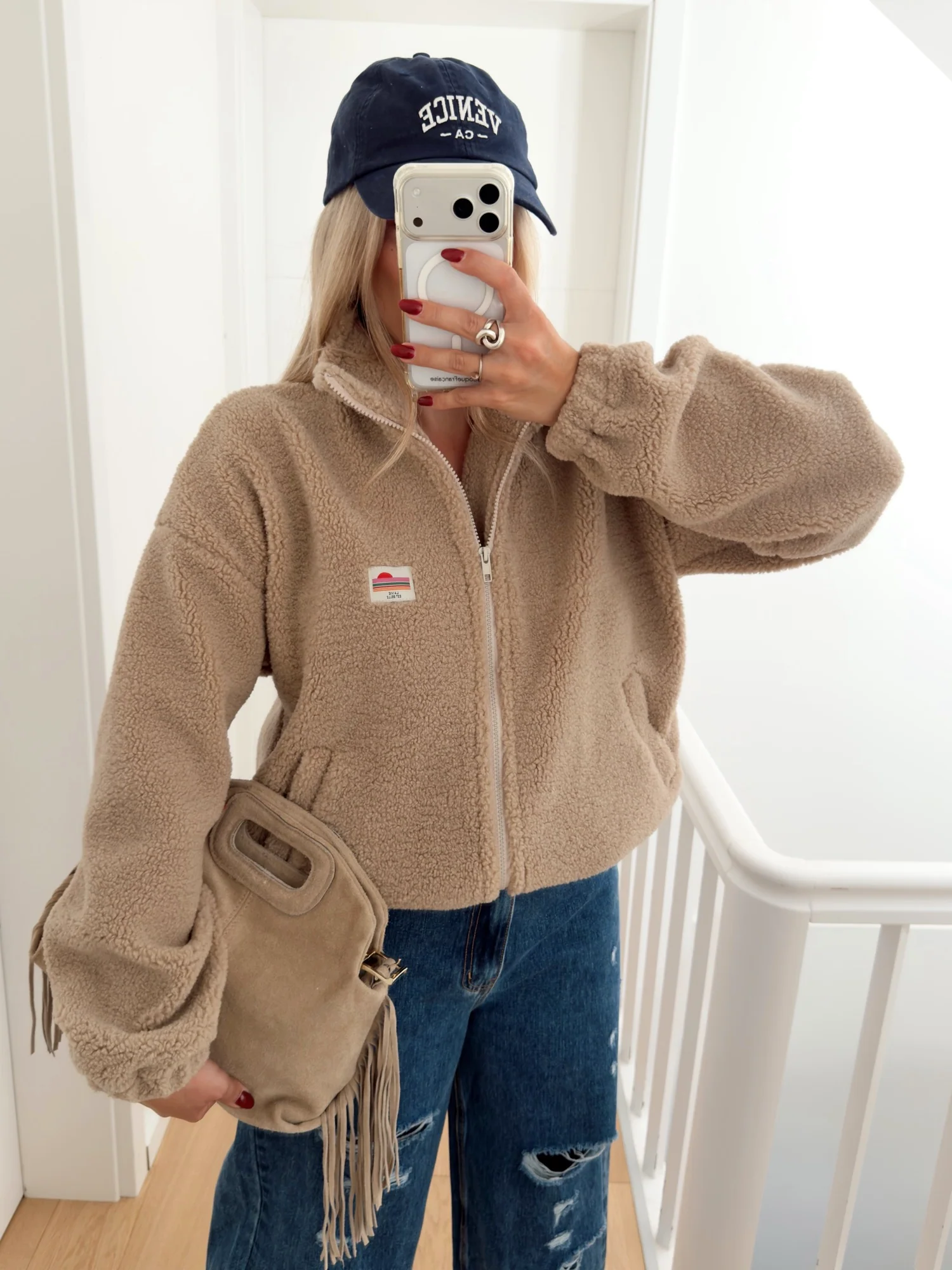 Casual Everyday Outfit Idea Casual Everyday Outfit Idea β Iceland Winter Outfits