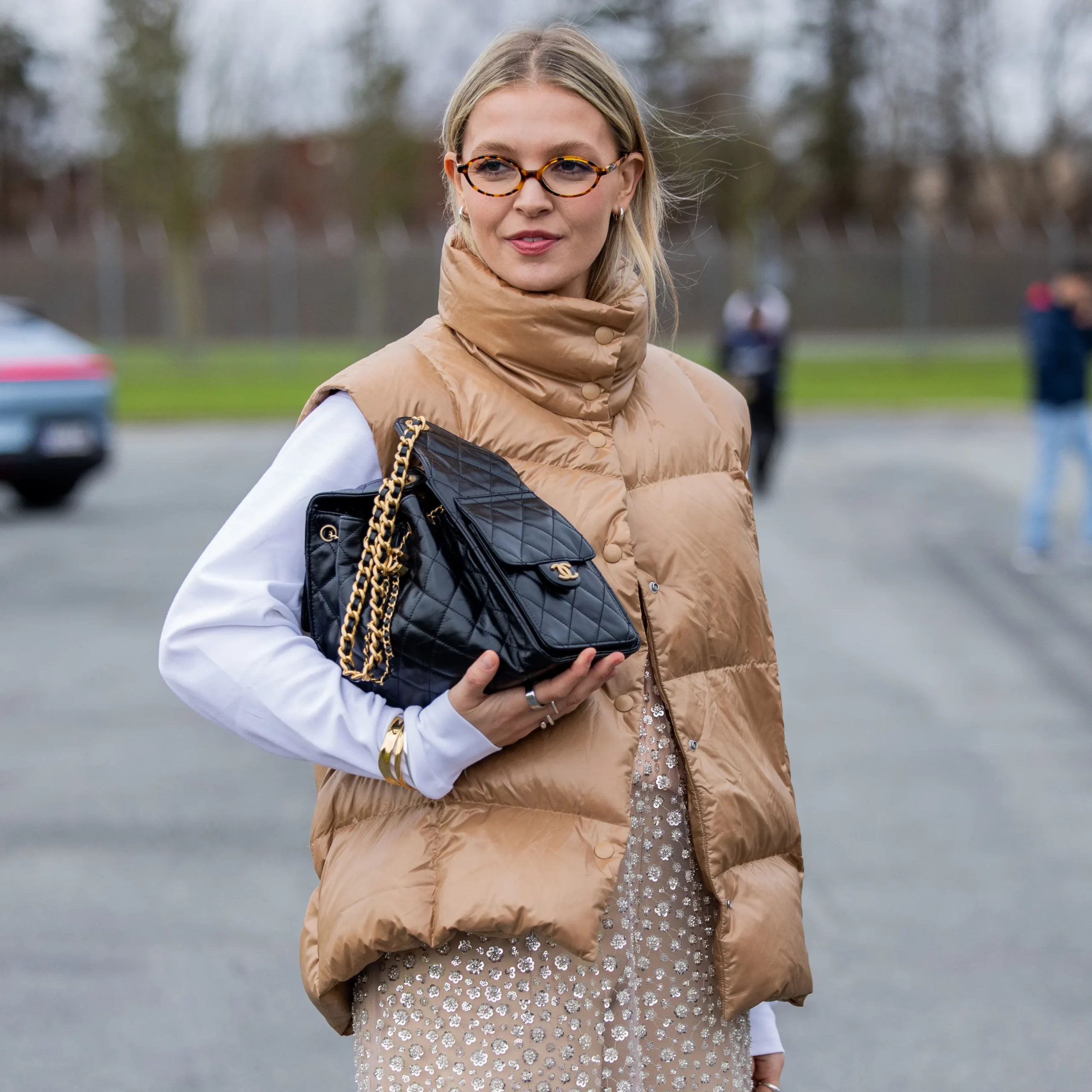 Beige Puffer Vest with Sequined Skirt Beige Puffer Vest with Sequined Skirt β Puffer Vest Outfits
