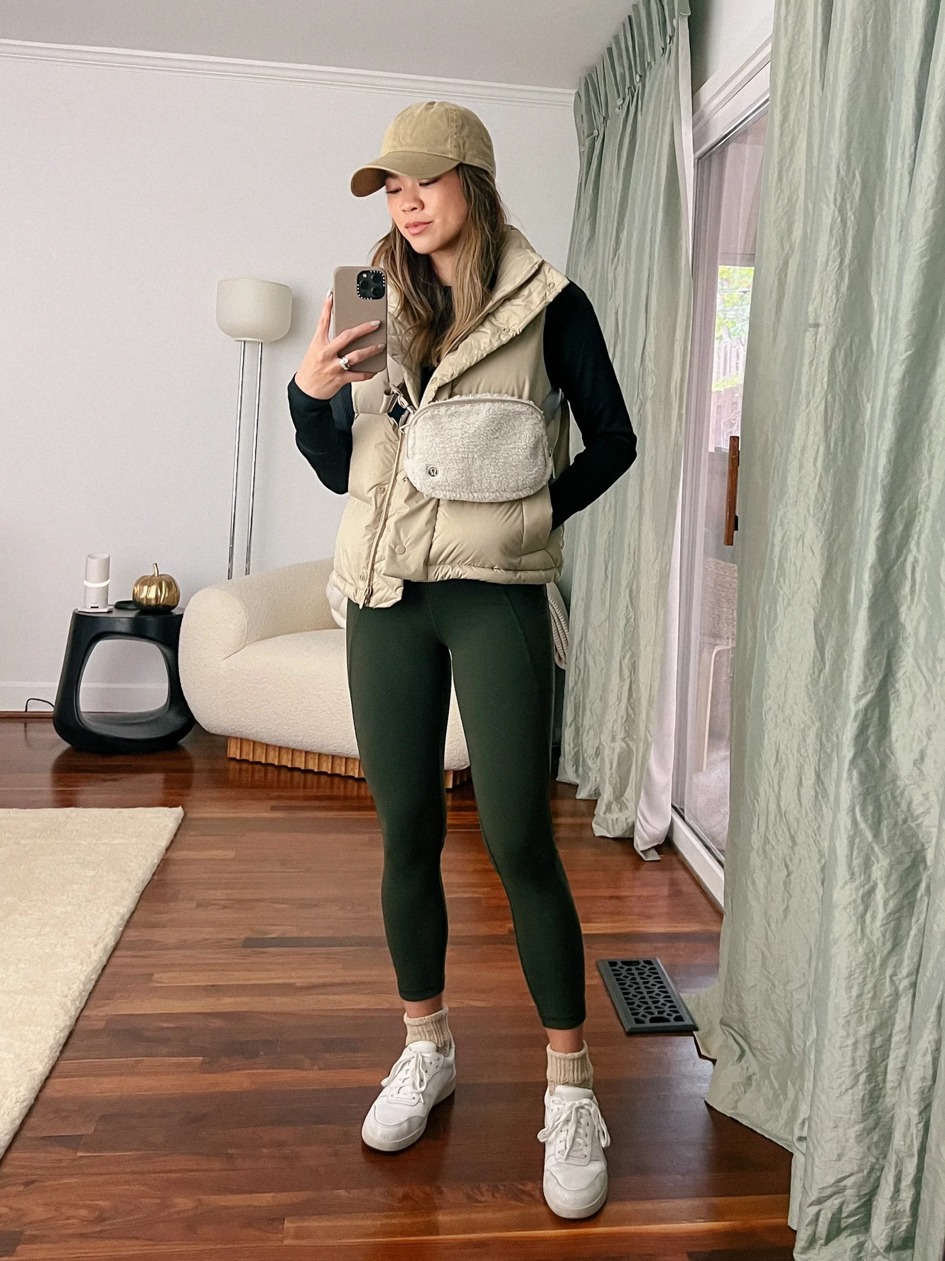 Beige Puffer Vest with Baseball Cap Beige Puffer Vest with Baseball Cap β Puffer Vest Outfits