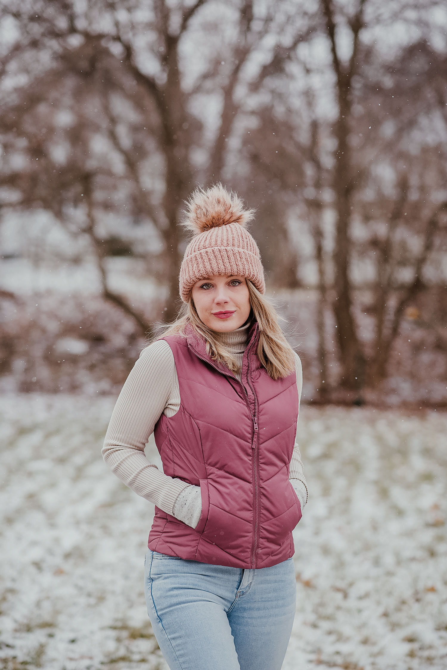 Dusky Rose Puffer Vest in Snowy Setting Dusky Rose Puffer Vest in Snowy Setting β Puffer Vest Outfits