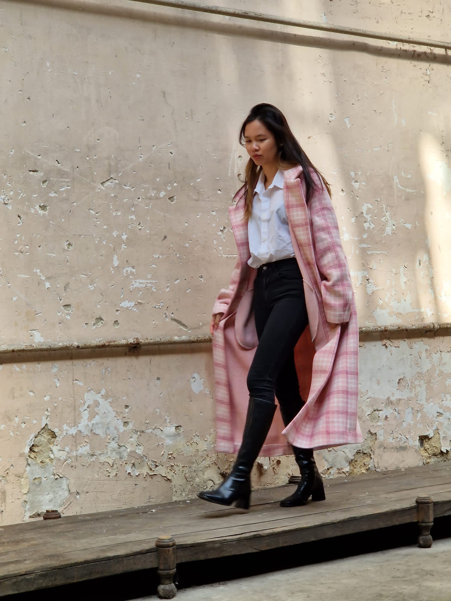 Pink Plaid Long Coat with Slim-Fit Jeans Pink Plaid Long Coat with Slim-Fit Jeans β Long Coat Outfits