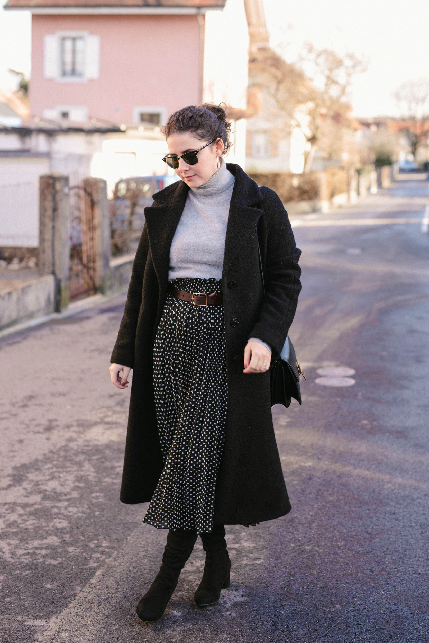 Black Coat, Polka Dot Skirt, and Ankle Boots for Work Black Coat, Polka Dot Skirt, and Ankle Boots for Work β Black Coat Outfits
