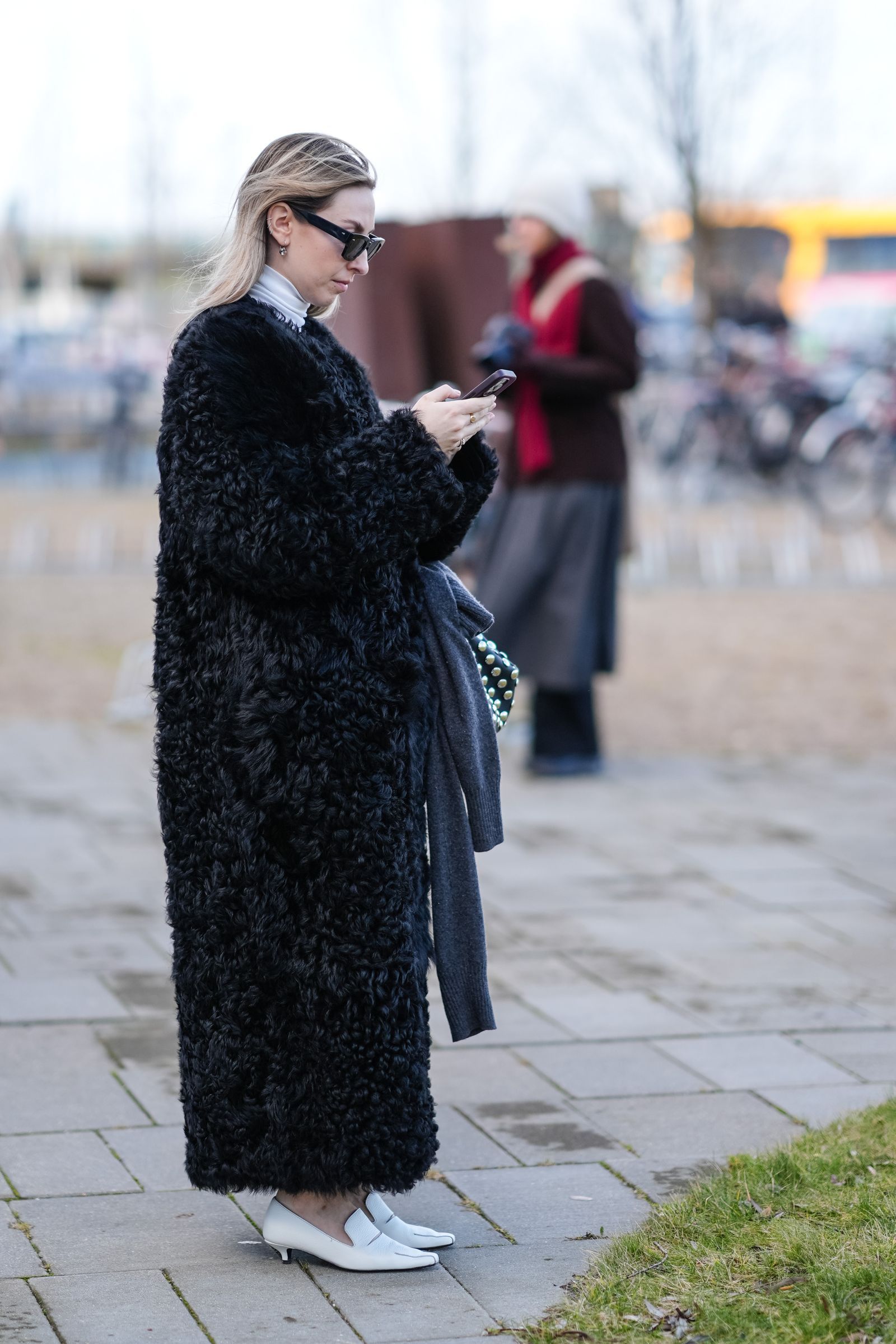 Noir et blanc : 4 looks faciles à reproduire pour adopter cette tendance chic | Vogue France