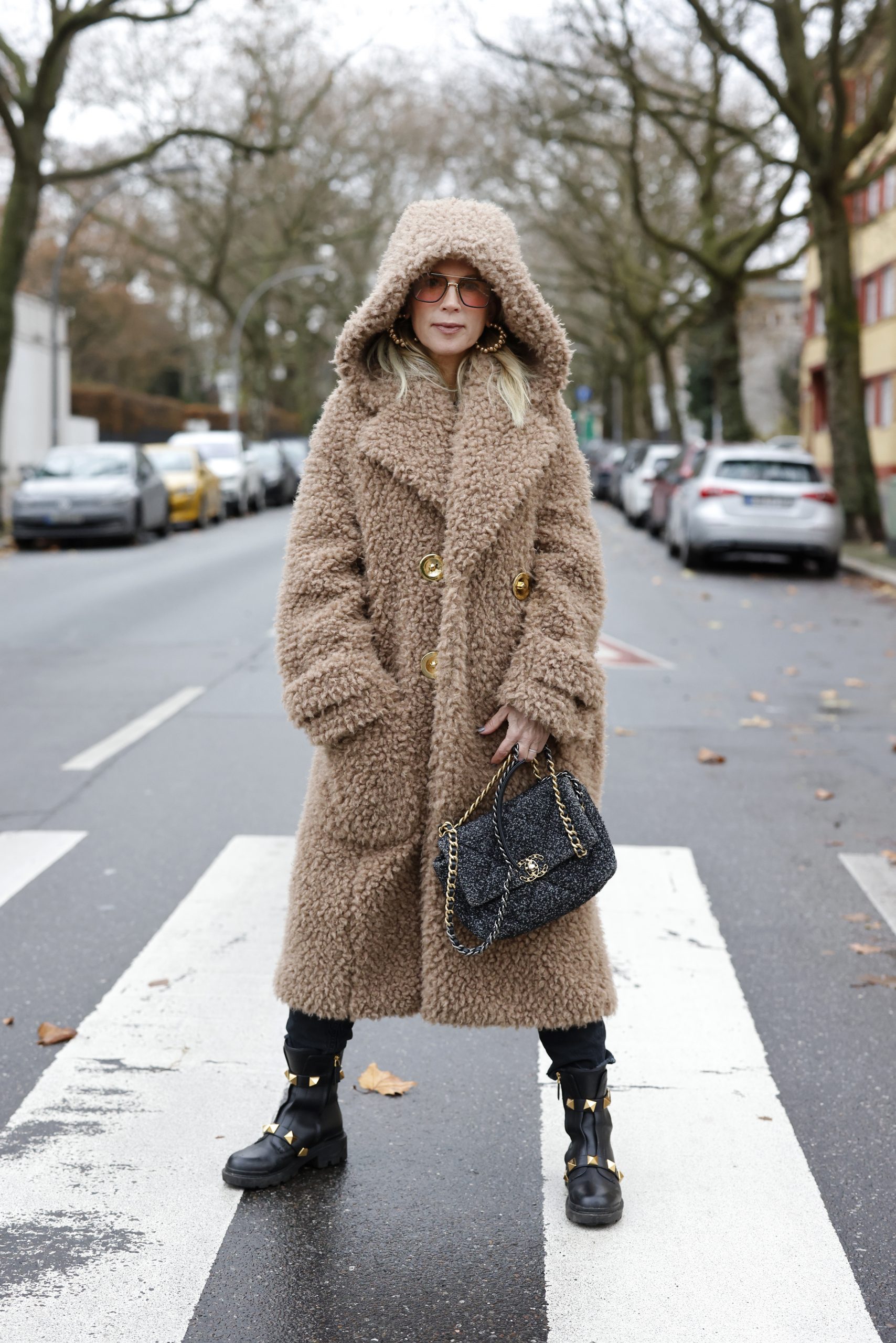 Casual Daytime Outfit Idea — Teddy Coat Outfits