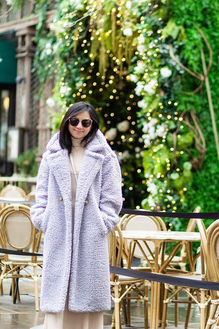 Beige Turtleneck Sweater Outfit Idea — Teddy Coat Outfits