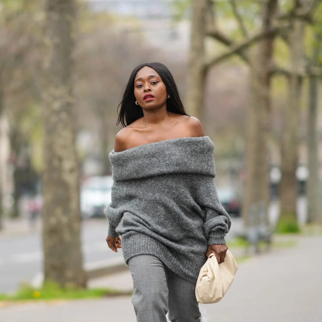 Off-the-Shoulder Grey Sweater with Matching Trousers Off-the-Shoulder Grey Sweater with Matching Trousers โ Sweater Outfits