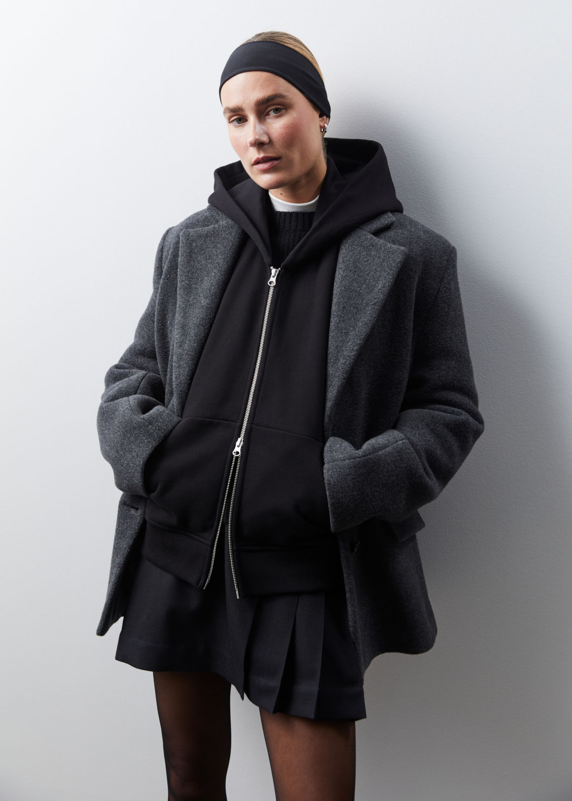 Smart Casual: Black Hoodie Under a Grey Wool Coat Smart Casual: Black Hoodie Under a Grey Wool Coat โ Hoodie Outfits
