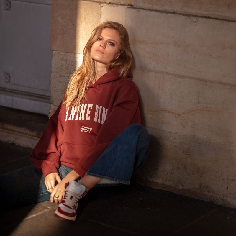 Graphic Maroon Hoodie with Denim Jeans and High-Tops Graphic Maroon Hoodie with Denim Jeans and High-Tops โ Hoodie Outfits