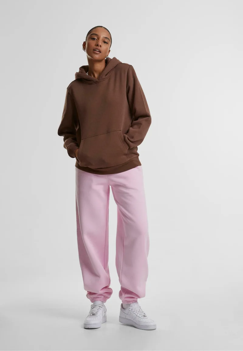 Brown Cotton Hoodie with Bright Pink Wide-Leg Sweatpants Brown Cotton Hoodie with Bright Pink Wide-Leg Sweatpants โ Hoodie Outfits