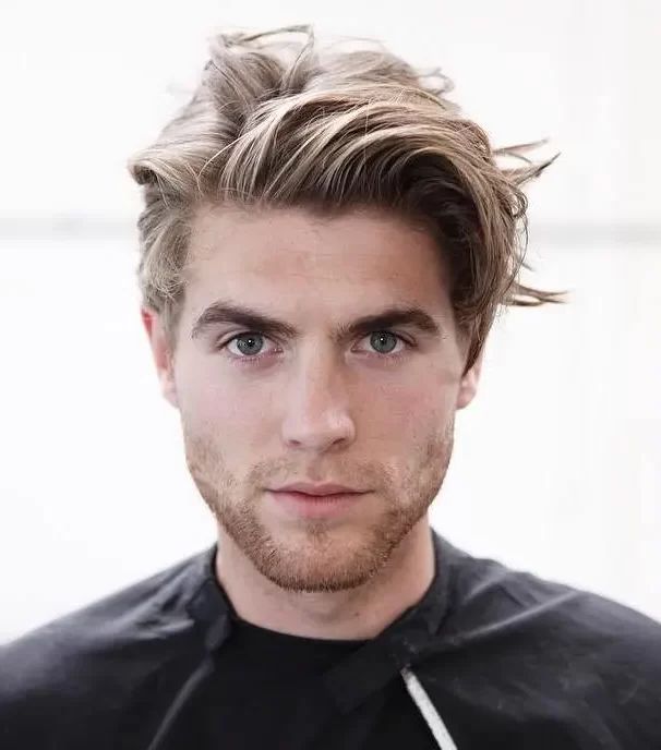 Textured Blowout with Side Sweep Textured Blowout with Side Sweep β Winter Hairstyles for Men