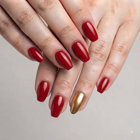 Glossy Deep Red Gold Accent Coffin Nails — Short Christmas Coffin Nails 2026