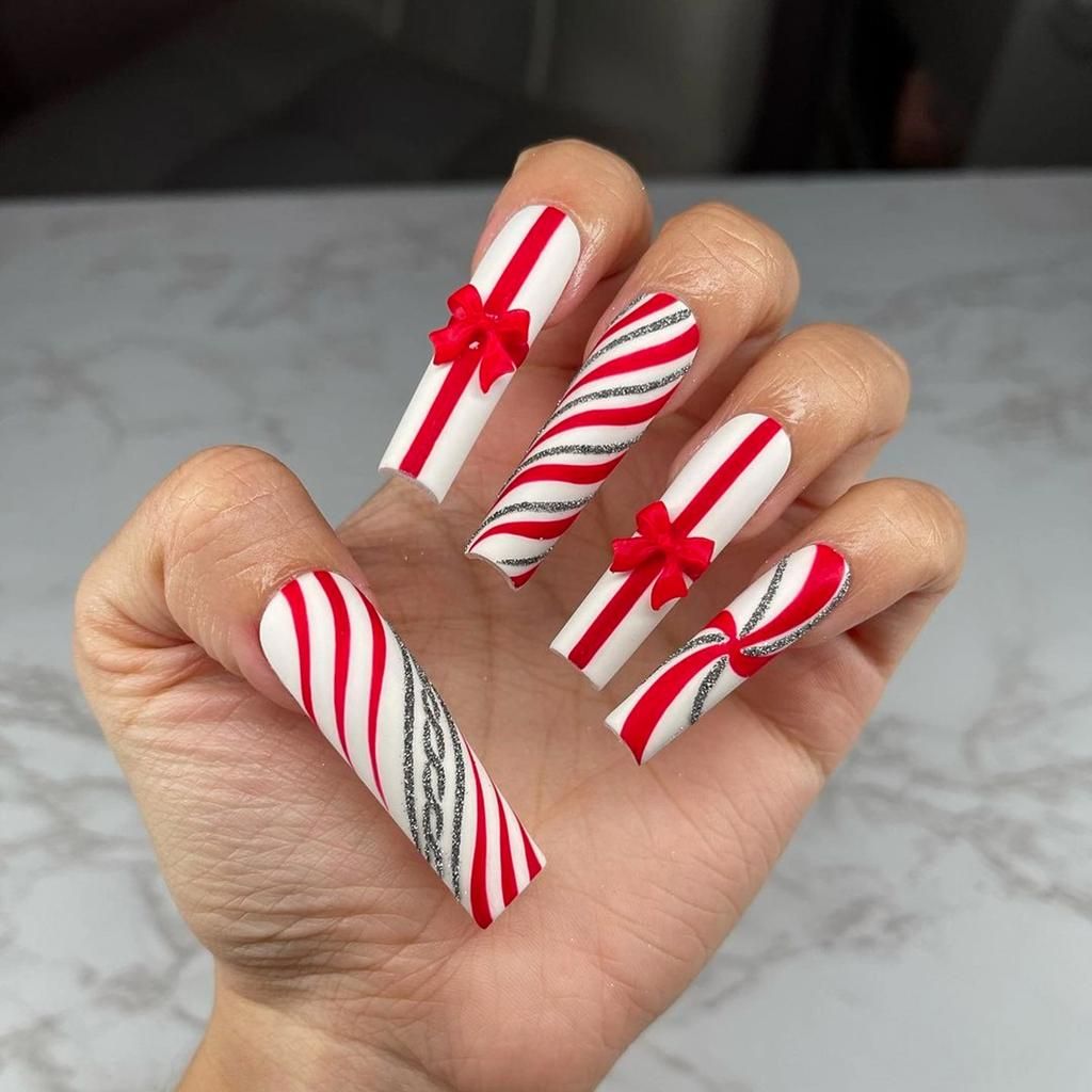 Glossy Visual Idea Glossy Visual Idea β Christmas Acrylic Nails 2026