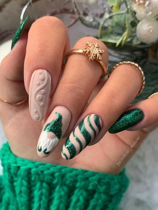Sparkling Gnome Coffin Nails Sparkling Gnome Coffin Nails β Green Christmas Nails 2026