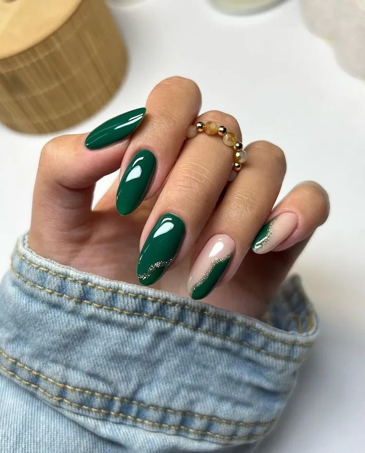 Glossy And Glitter Visual Idea Glossy And Glitter Visual Idea β Green Christmas Nails 2026