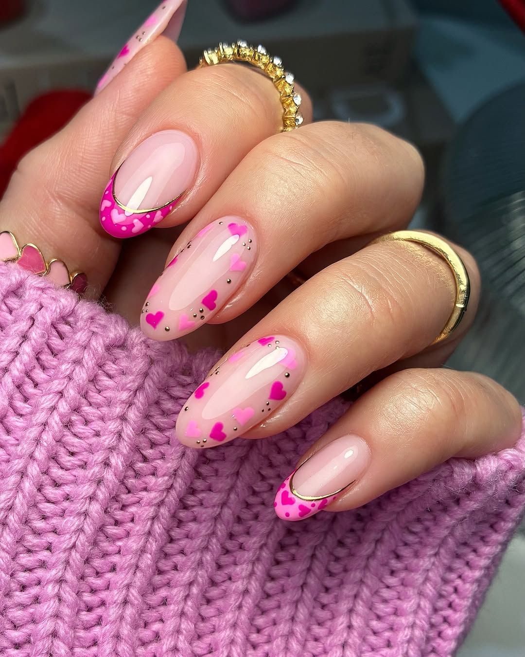 Pink Heart Gold Line Medium Oval — Cute New Years Nails 2027