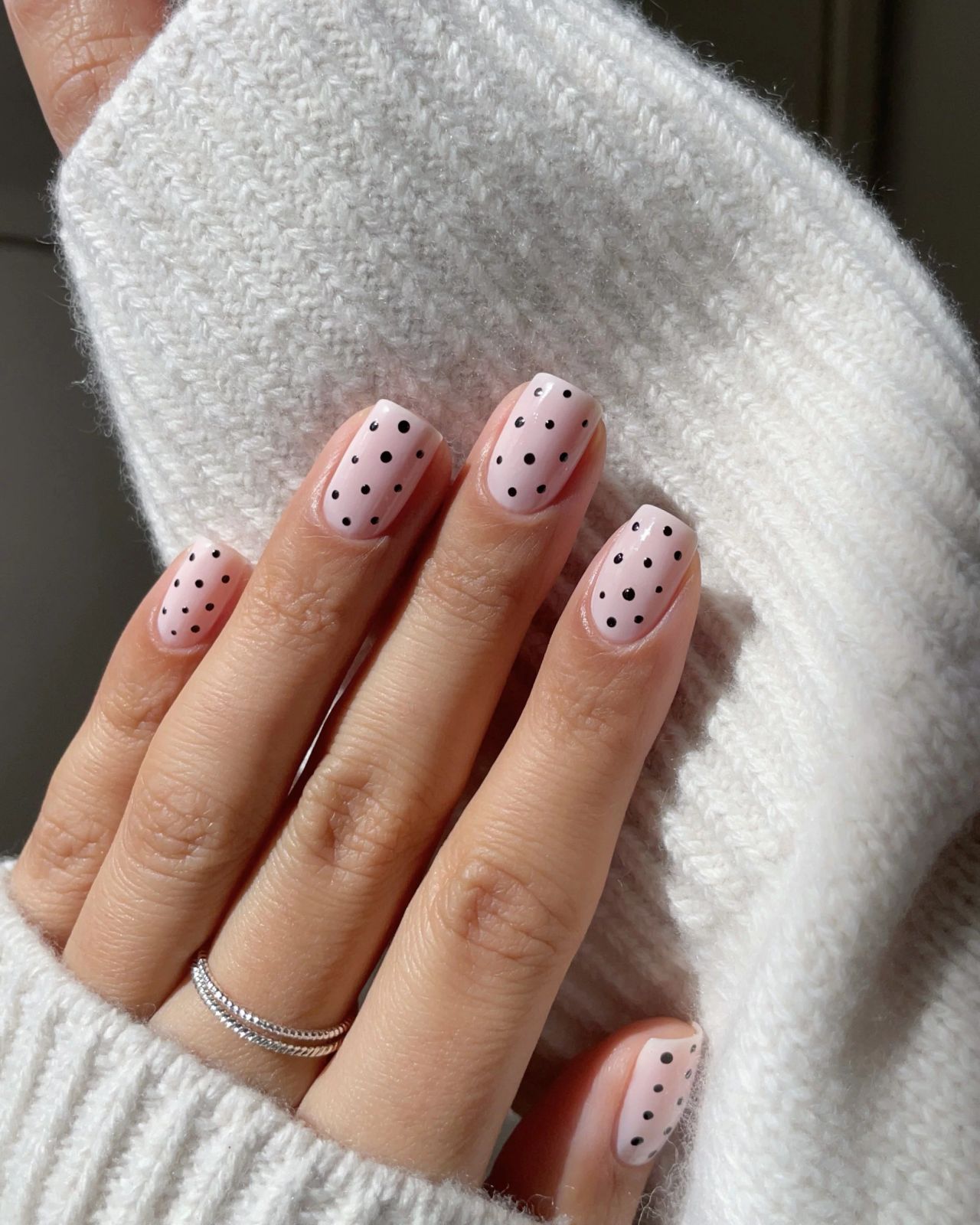 Pale Pink and Black Polka Dot Nails Pale Pink and Black Polka Dot Nails β Classy New Years Nails 2027