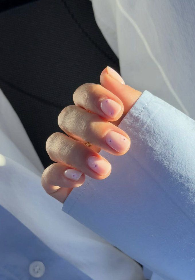 Subtle Glitter Dot Glossy Pink Nails Subtle Glitter Dot Glossy Pink Nails β Classy Short Winter Nails