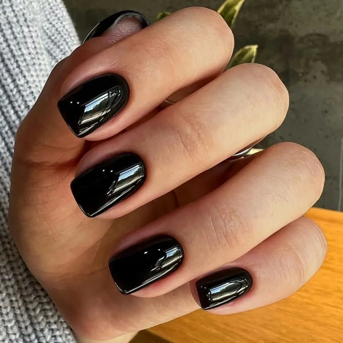 Glossy Black Short Square Nails Glossy Black Short Square Nails β Simple Short Winter Nails