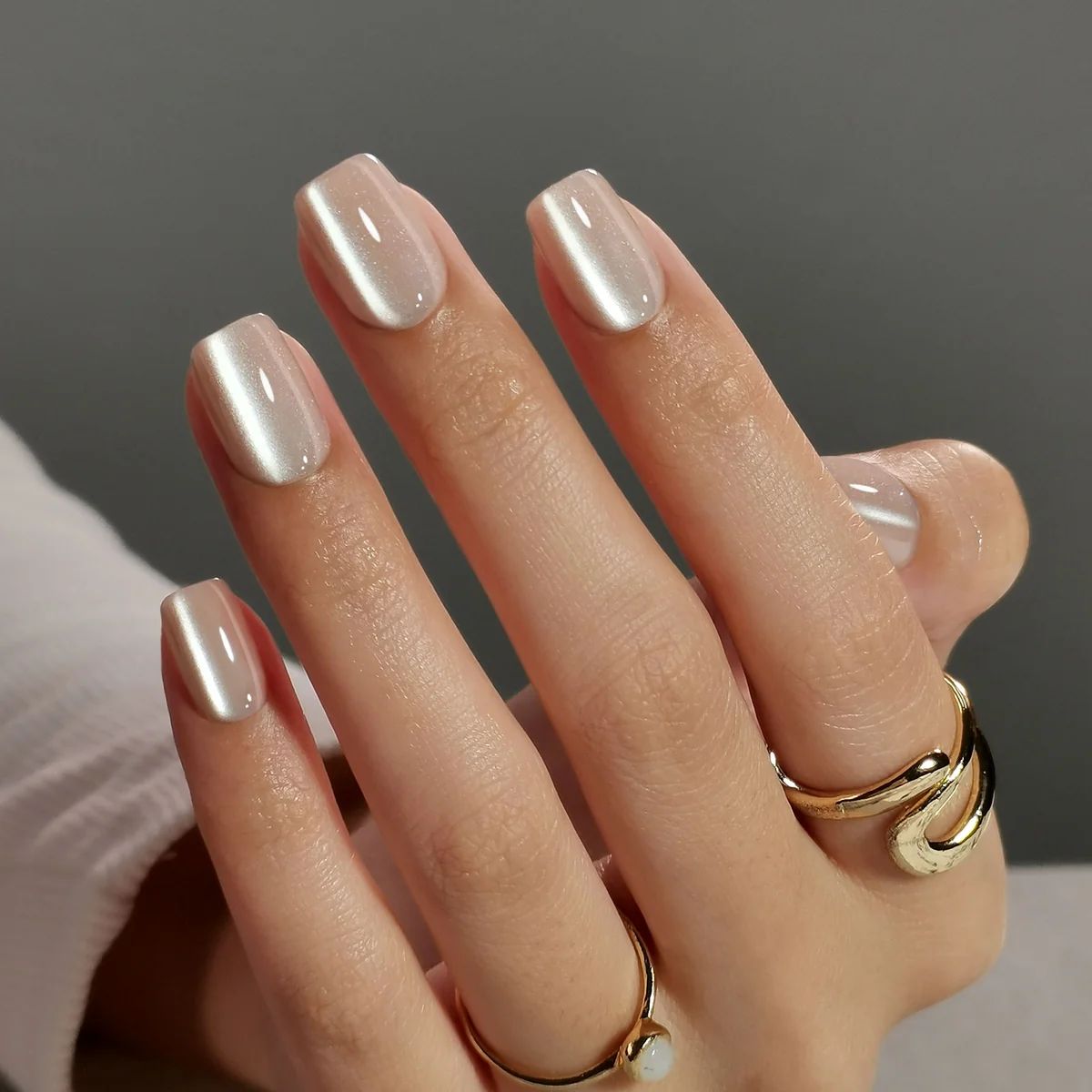 Pale Beige Cat-Eye Nails Pale Beige Cat-Eye Nails β New Years Square Nails 2027