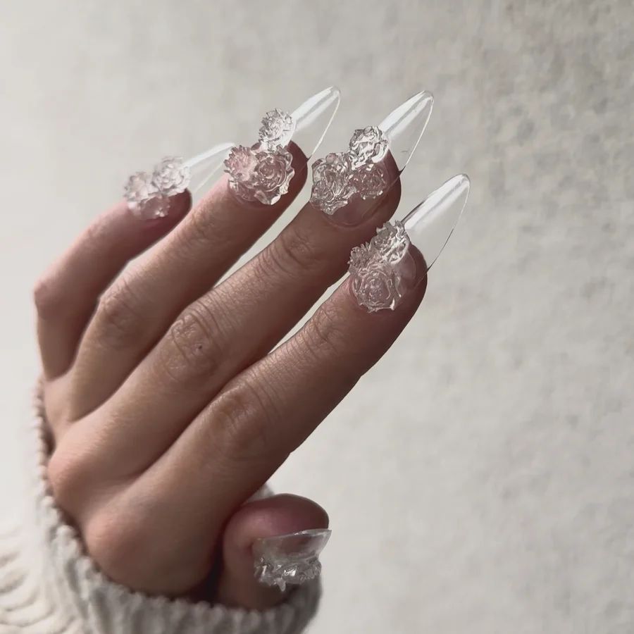 Glossy Visual Idea Glossy Visual Idea β New Years Stiletto Nails 2027