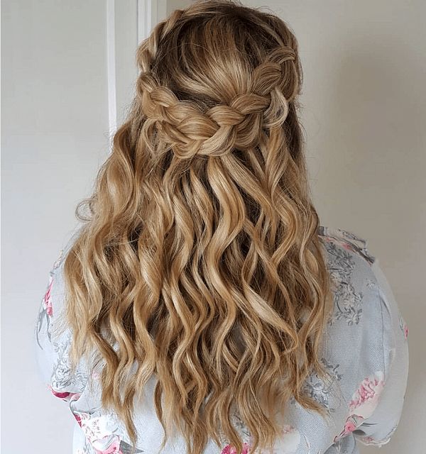 Collarbone Visual Idea — Winter Half Up Half Down Hairstyles