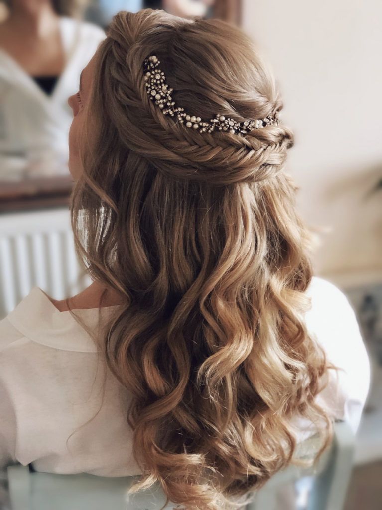 Ash Blonde With Highlights Visual Idea — Winter Half Up Half Down Hairstyles