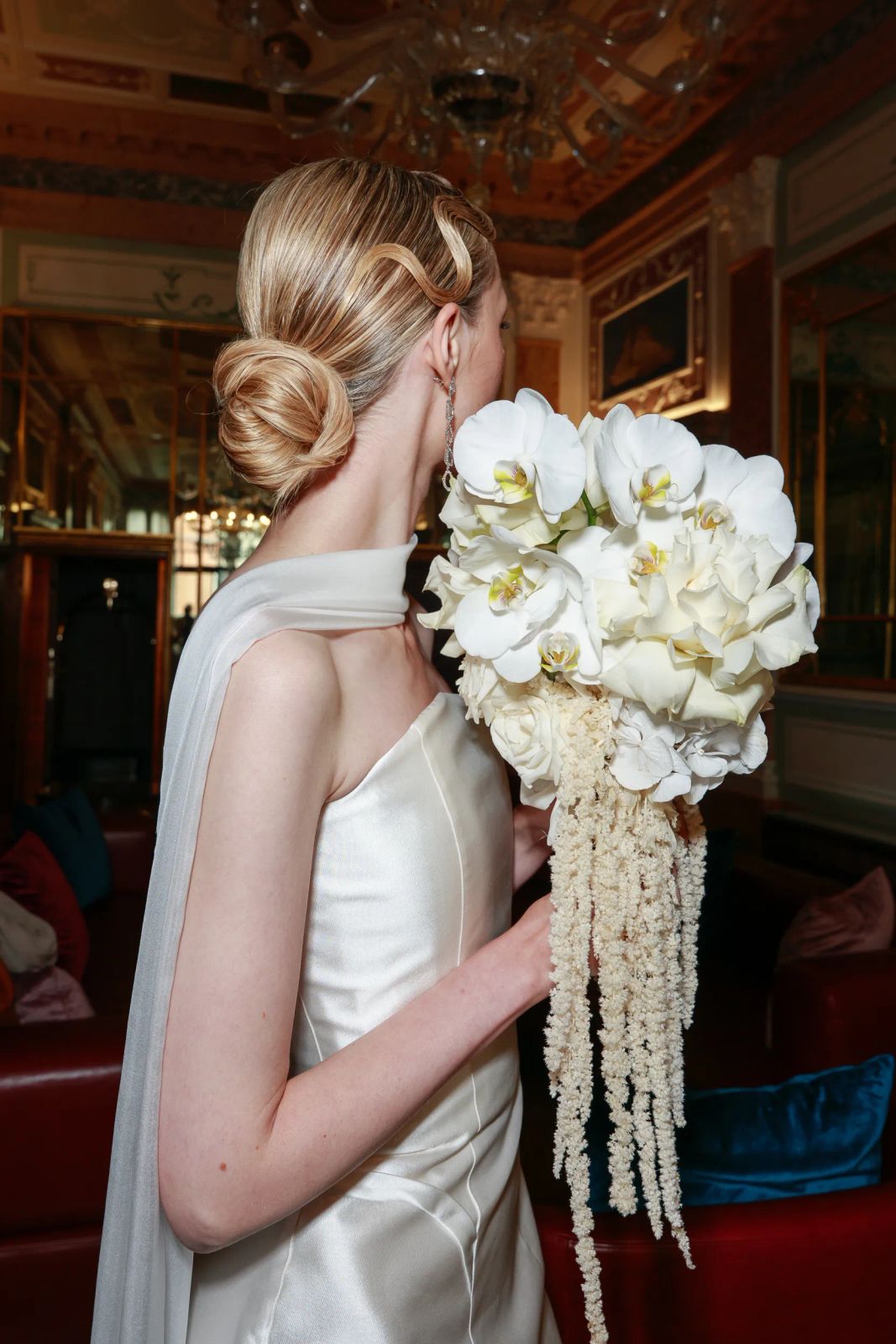 Chin Visual Idea Chin Visual Idea β Winter Wedding Guest Hairstyles
