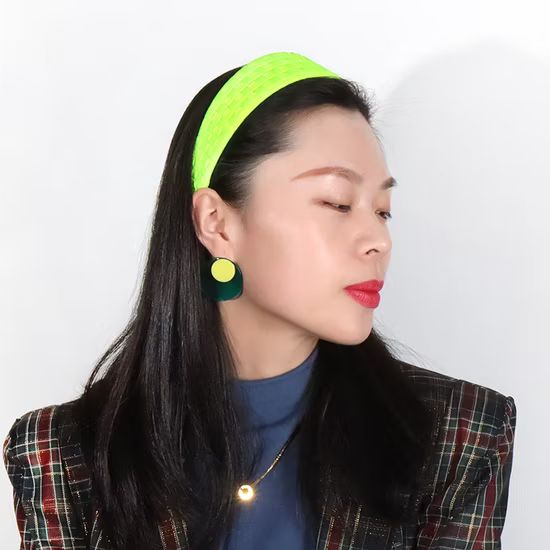 Shoulder Visual Idea — Winter Hairstyles with Headband