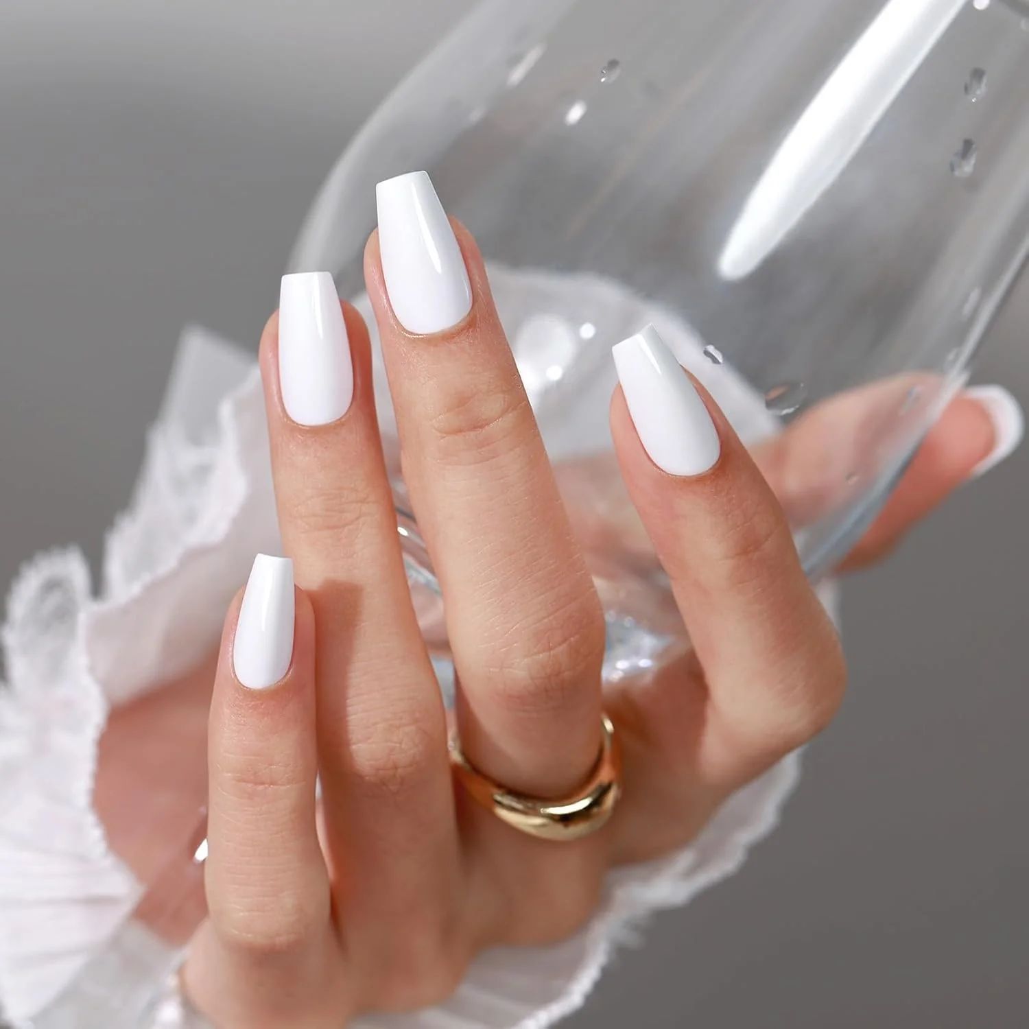 Opaque Bright White Medium Coffin Nails Opaque Bright White Medium Coffin Nails β Short Winter Coffin Nails