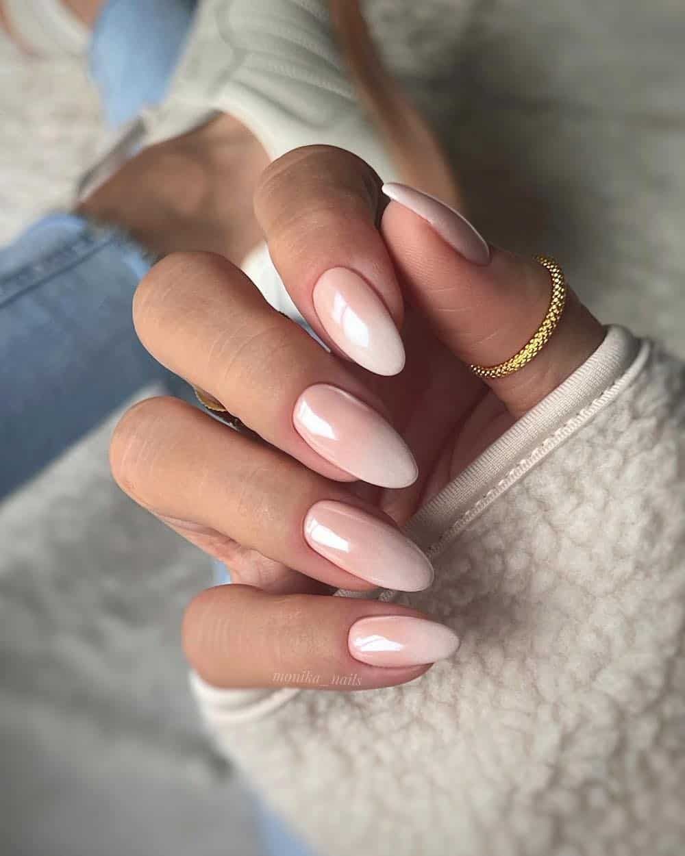 Glazed Ombre Almond Winter Nails Glazed Ombre Almond Winter Nails β Medium Winter Almond Nails