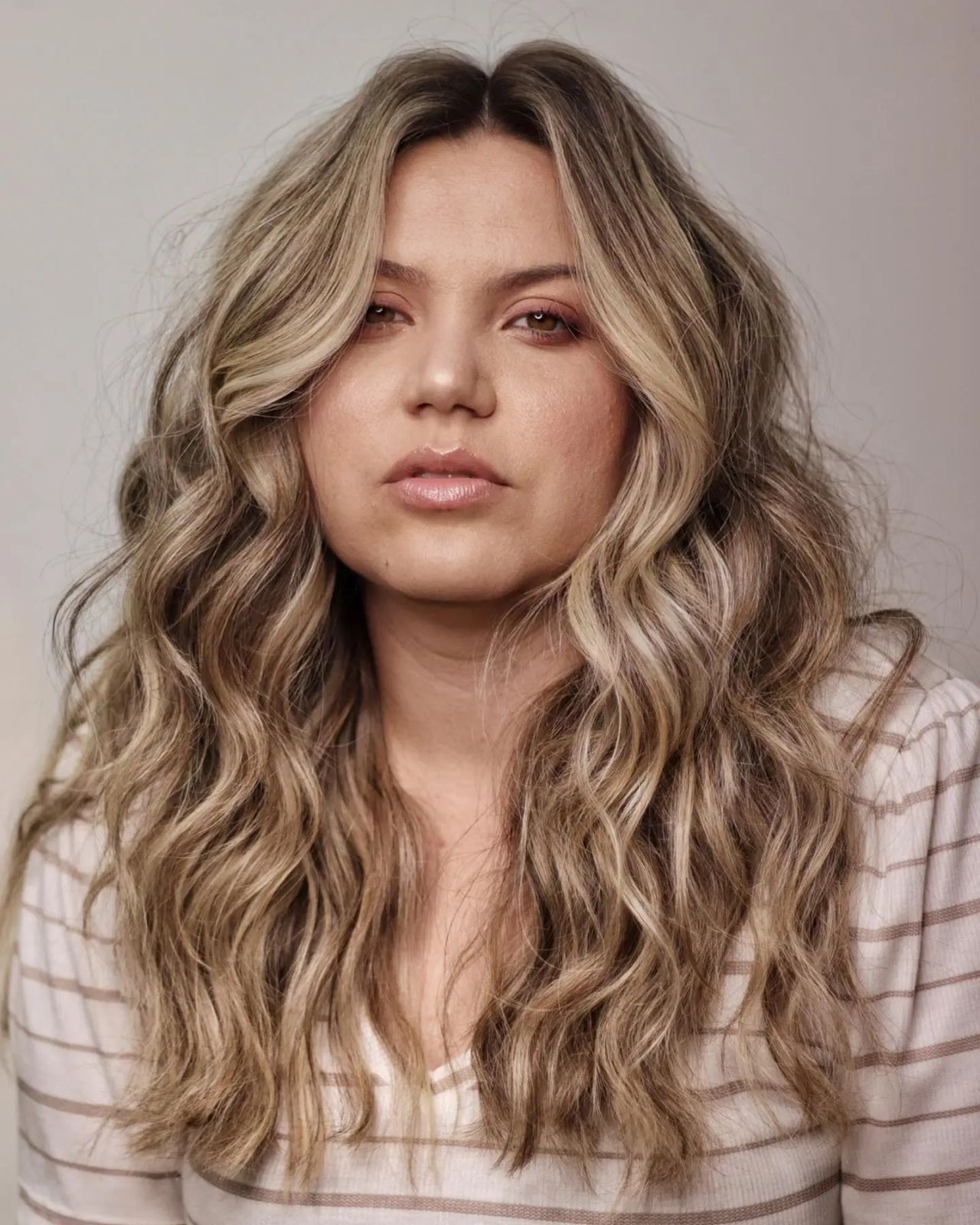 Ash Blonde With Subtle Highlights Visual Idea — Winter Hairstyles for Round Faces