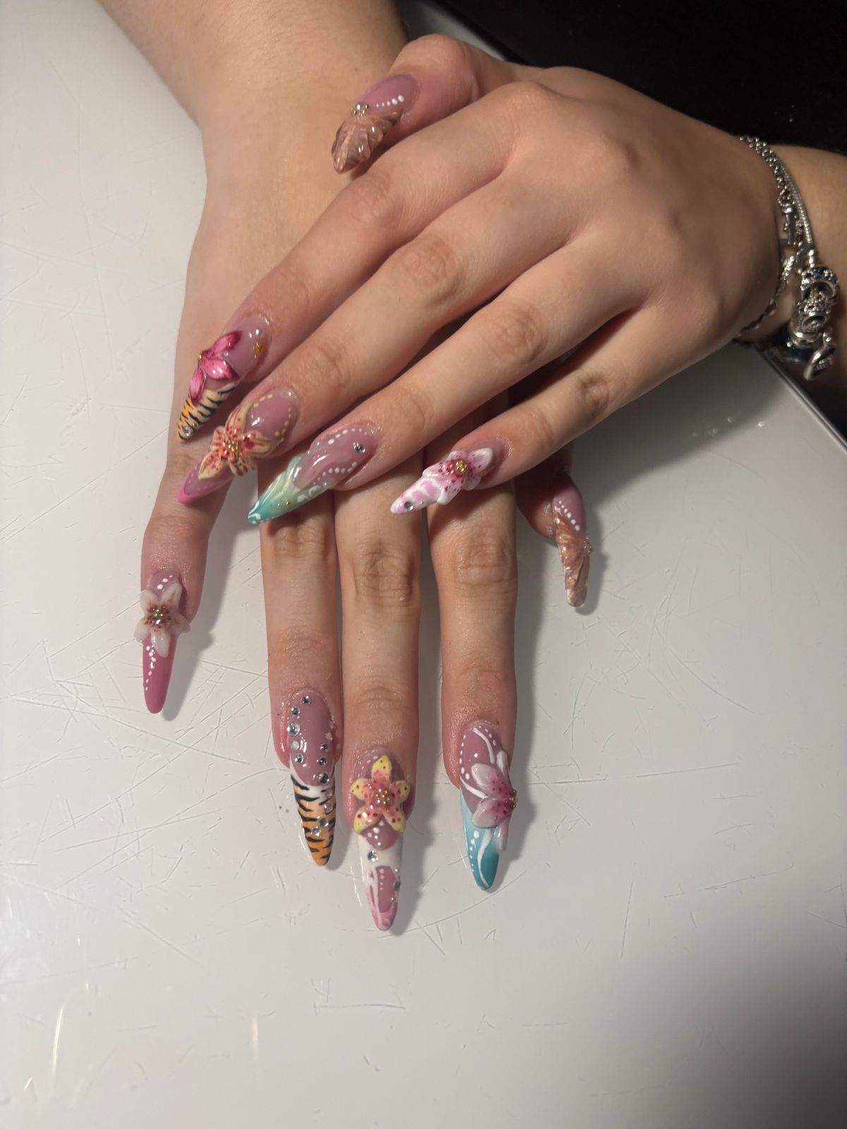 Not Visible Visual Idea Not Visible Visual Idea β Baddie Winter Nails