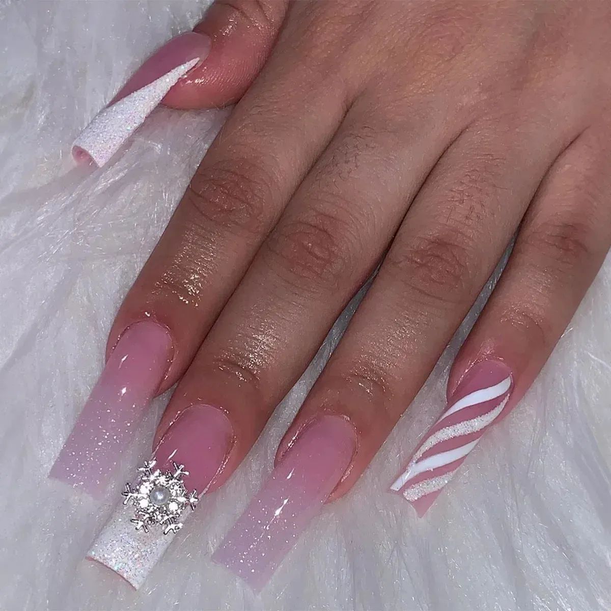 Winter Visual Idea Winter Visual Idea β Baddie Winter Nails