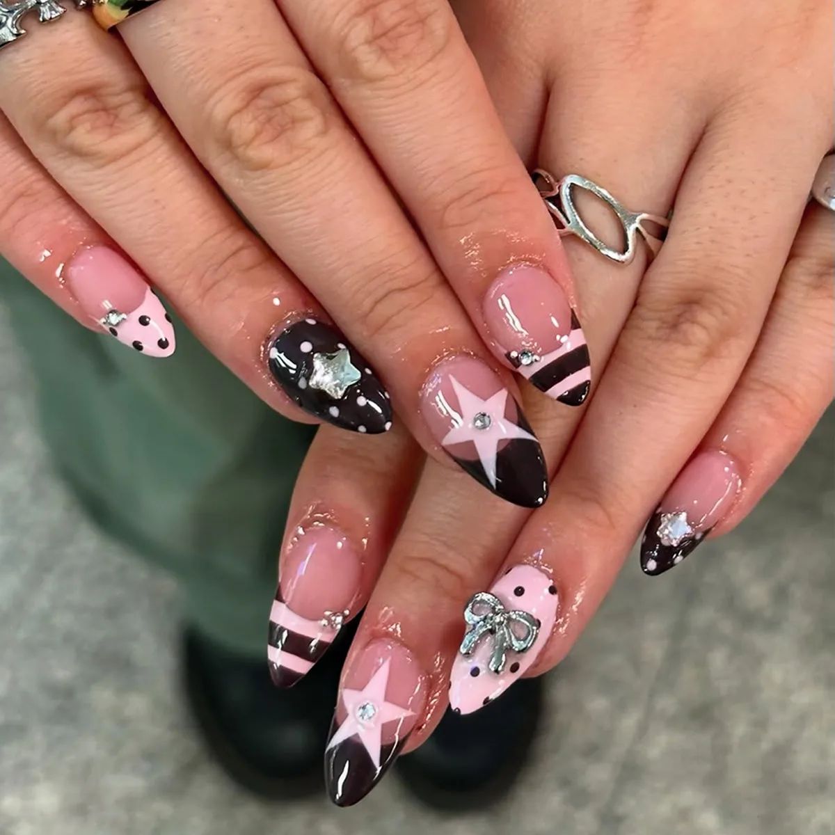 Baddie Party Visual Idea Baddie Party Visual Idea β Baddie Winter Nails