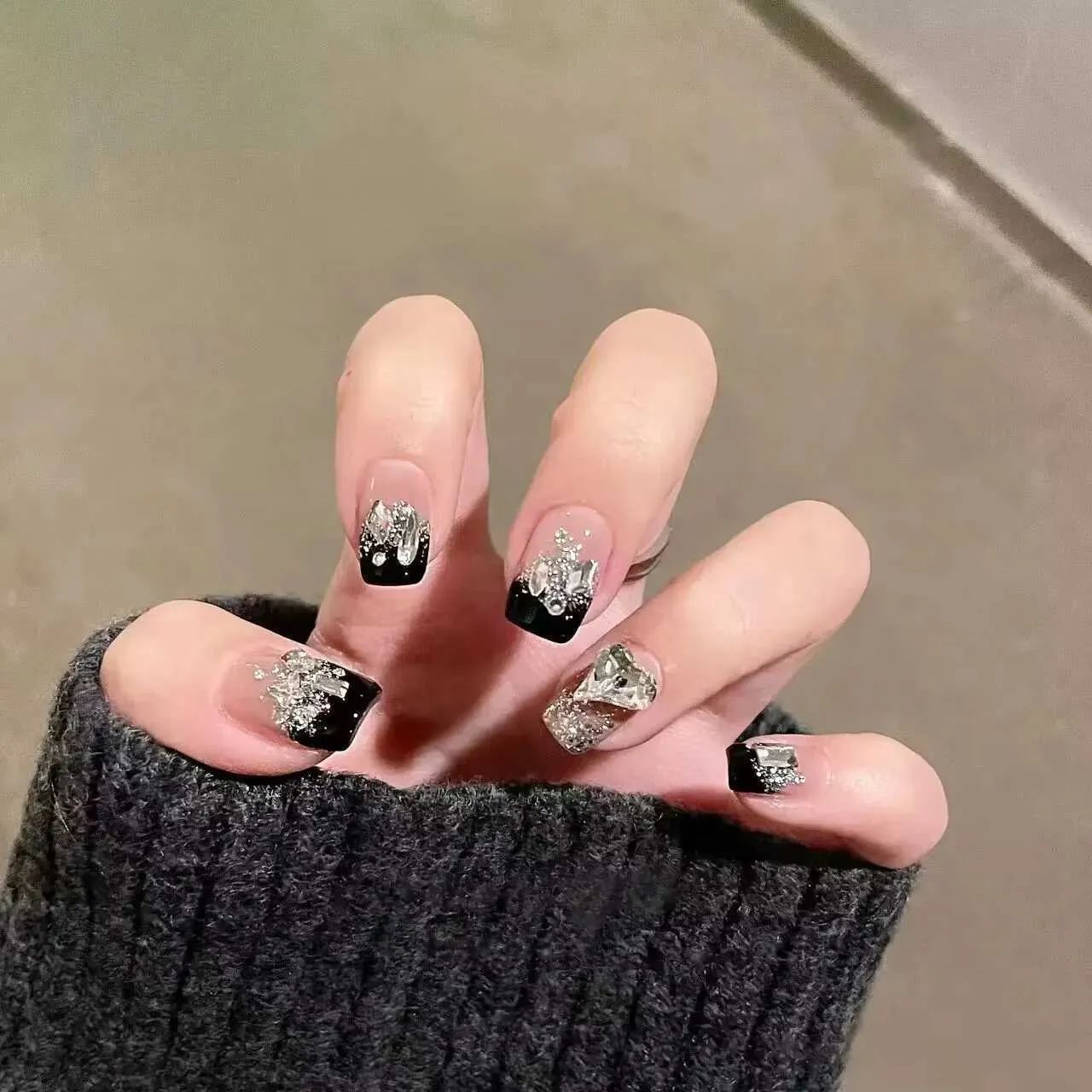 Rhinestones And Glitter On All Nails Visual Idea Rhinestones And Glitter On All Nails Visual Idea β Baddie Winter Nails